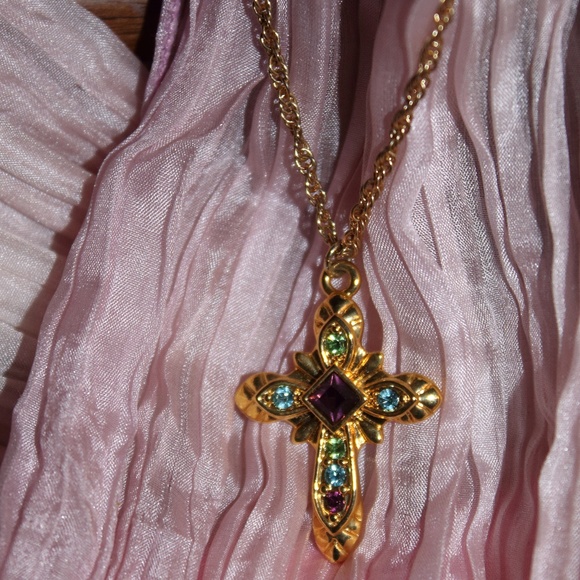 UNKNOWN Jewelry - FINAL PRICE VINTAGE CROSS MUTLI-STONE NECKLACE